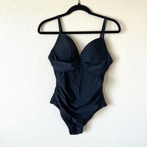 Beachsissi Swimsuit One Piece Women’s M Black Classic Beach Pool Vacation Lake